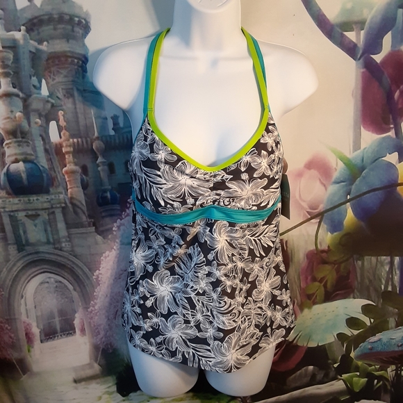 🪶Athleta NWTs top - Picture 2 of 7